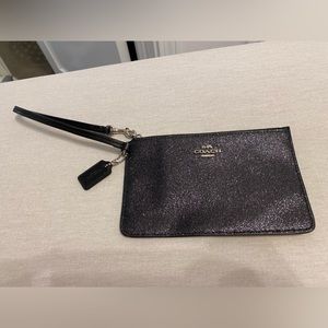 ⭐️Beautiful sparkly black Coach Wristlet. Like new condition.⭐️